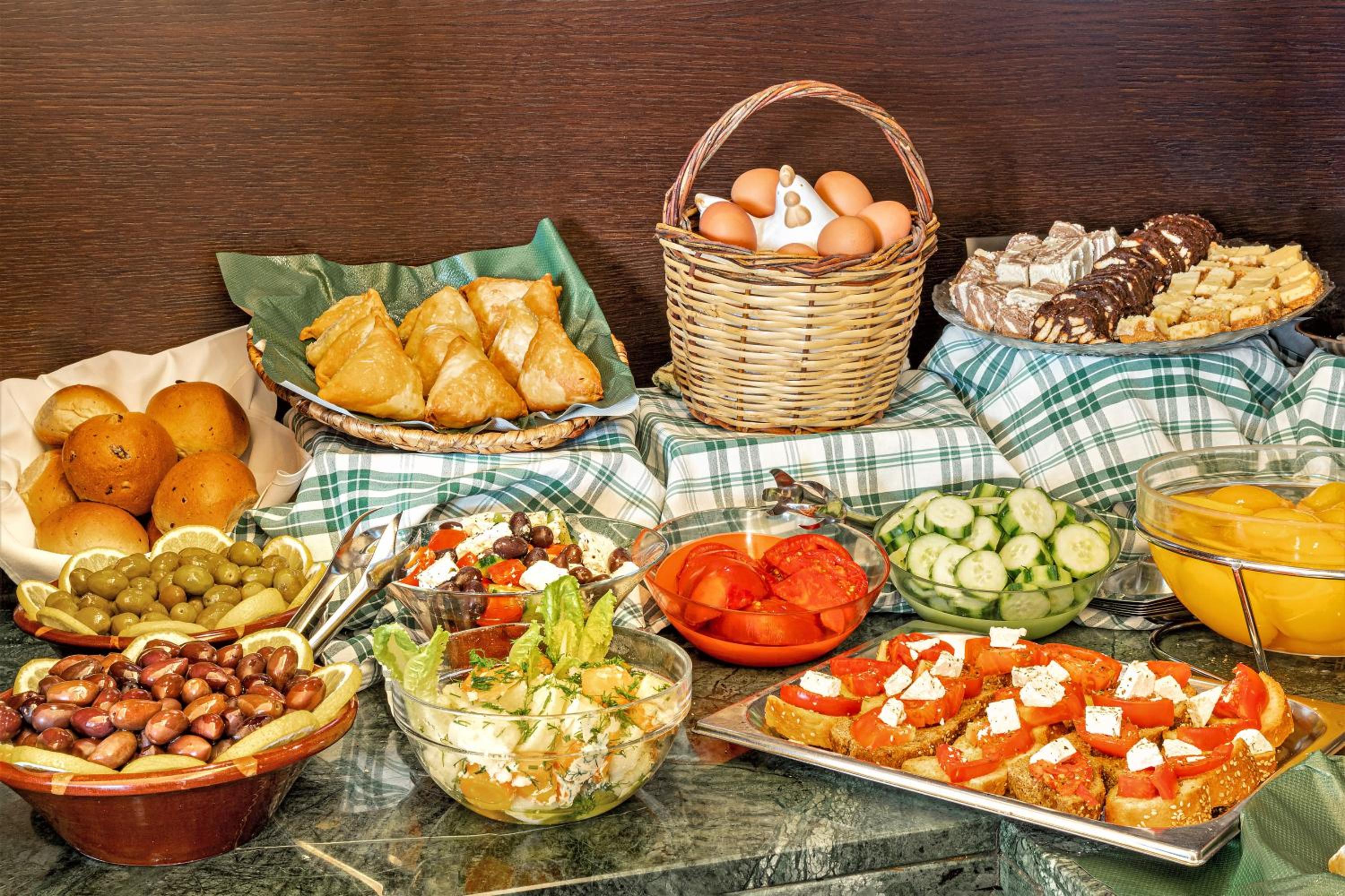 Plaka Hotel