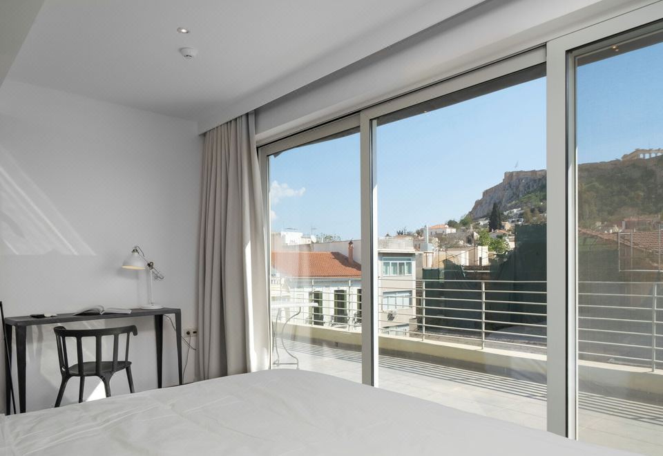 24K Athena Suites