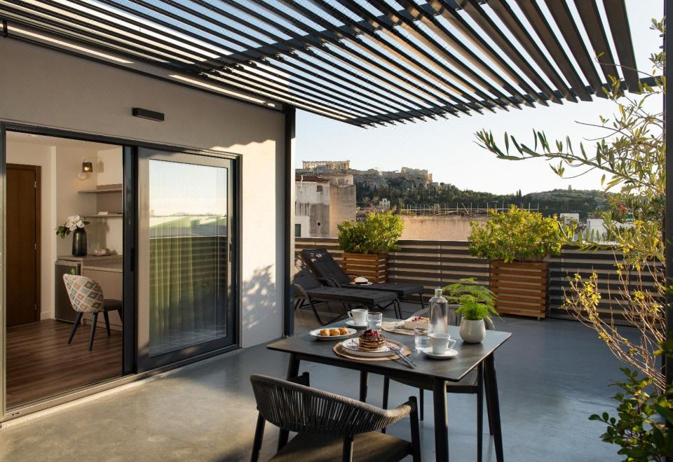 Urban Nest - Suites & Apartments